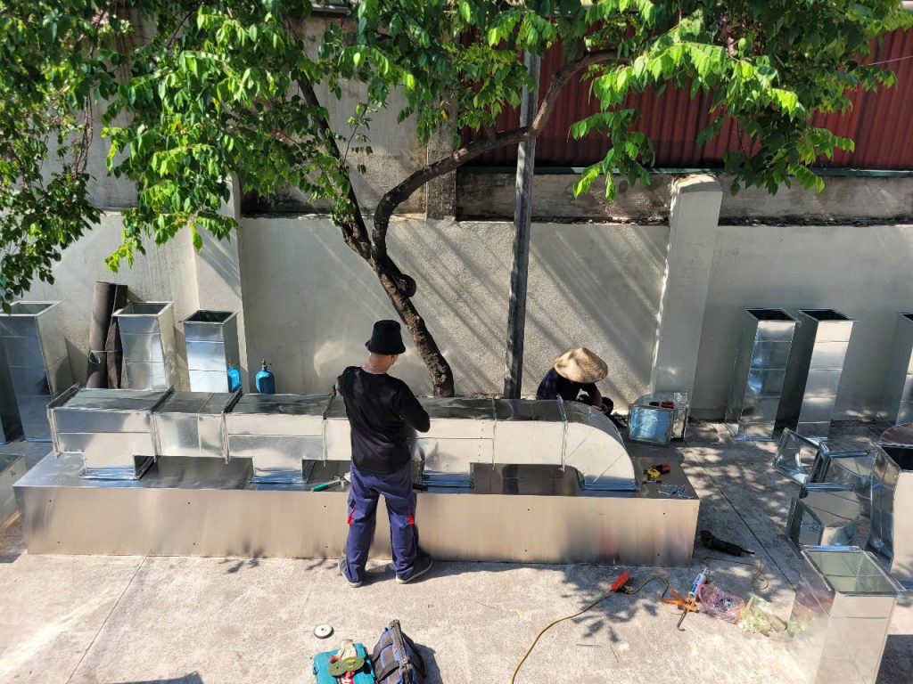 Thi Công Tum Hút Mùi Bếp Nhà Hàng